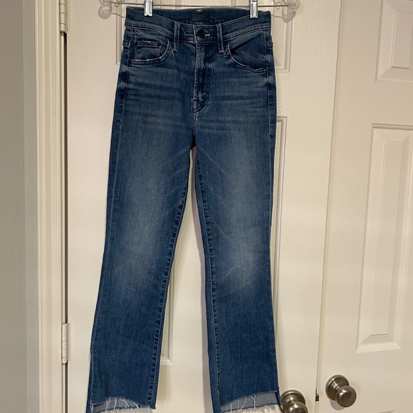MOTHER The Insider Crop Step Fray Jeans in Wash Sorry I’m Staring Size 24 - Picture 2 of 6